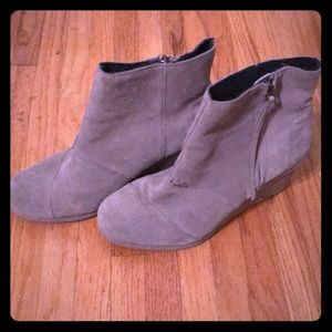 Toms wedges